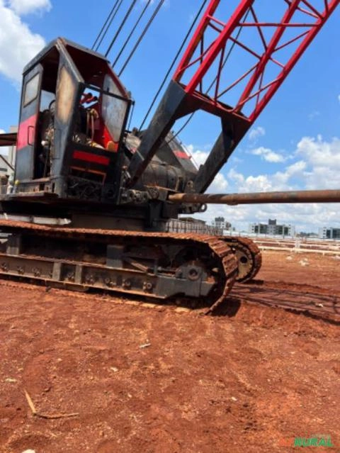 Bate estaca pré-moldada esteira Imagem Bate estaca pré-moldada esteira