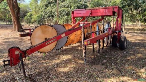 Enleirador de palha Massey Ferguson 5130 HD 17 Discos ano 2014 Imagem Enleirador de palha Massey Ferguson 5130 HD 17 Discos ano 2014