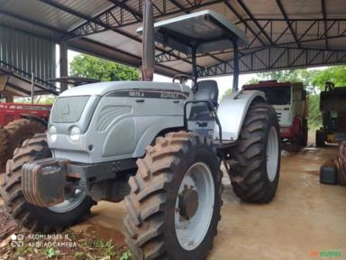 Trator Agrale 5075 4x4 ano 14 Imagem Trator Agrale 5075 4x4 ano 14