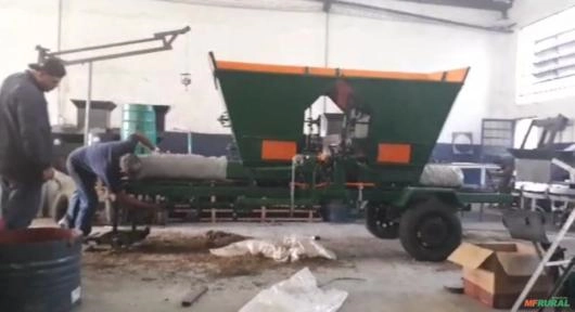 ENSACADORA / EMBALADORA DE SILAGEM/CAROÇO DE ALGODÃO Imagem ENSACADORA / EMBALADORA DE SILAGEM/CAROÇO DE ALGODÃO