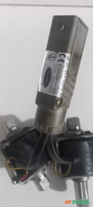 Imagem Peças e placas para chiller carrier 30hx Imagem Peças e placas para chiller carrier 30hx