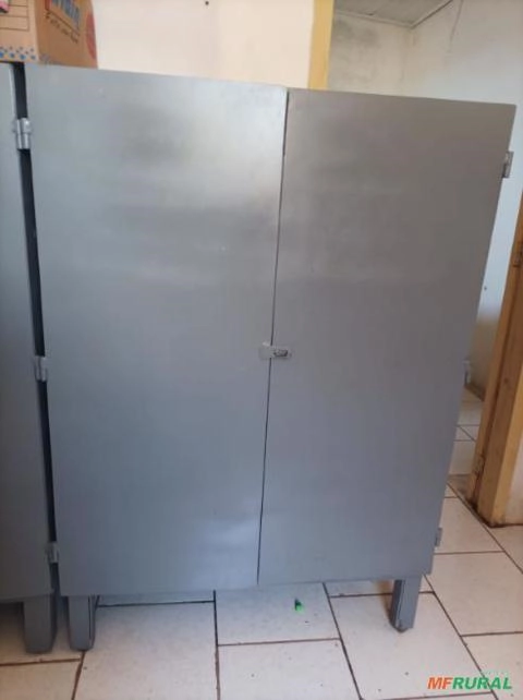 Armário para uso industrial porta ferramentas ou porta treco Imagem Armário para uso industrial porta ferramentas ou porta treco