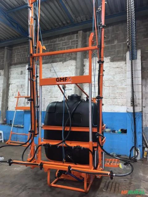 PULVERIZADOR 600 LITROS 12 MTS MANUAL