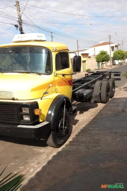 Caminhão Mercedes Benz (MB) 1313 ano 81