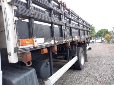 Caminhão Mercedes Benz (MB) 710 ano 01 Imagem Caminhão Mercedes Benz (MB) 710 ano 01