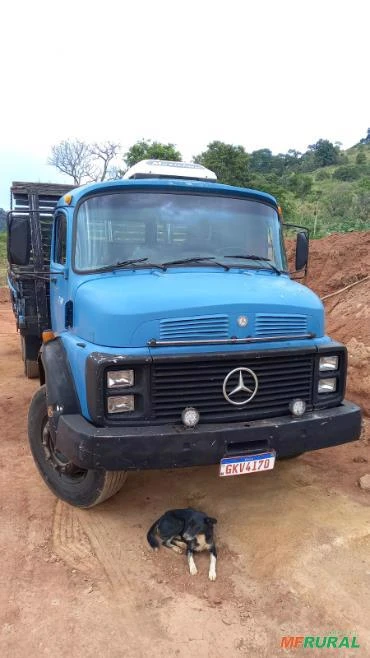 Caminhão Mercedes Benz (MB) 1113 ano 85