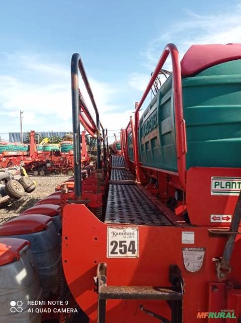 Imagem PLANTADEIRA PLANTICENTER BIG FARM G4- 15 LINHAS 45 CM  - ANO 2013/2013 Imagem PLANTADEIRA PLANTICENTER BIG FARM G4- 15 LINHAS 45 CM  - ANO 2013/2013