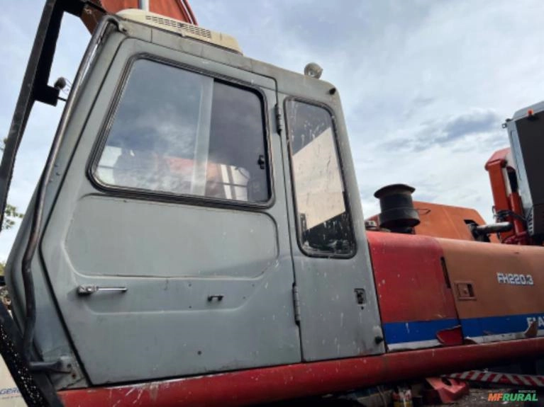 Escavadeira hidráulica FH220.3 Imagem Escavadeira hidráulica FH220.3