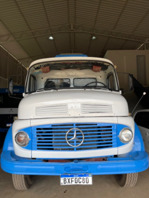 Caminhão Mercedes Benz (MB) 1113 ano 73 Imagem Caminhão Mercedes Benz (MB) 1113 ano 73