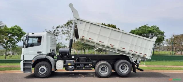 Caçamba Basculante de 12m³ à 16m³ Com Pistão Frontal