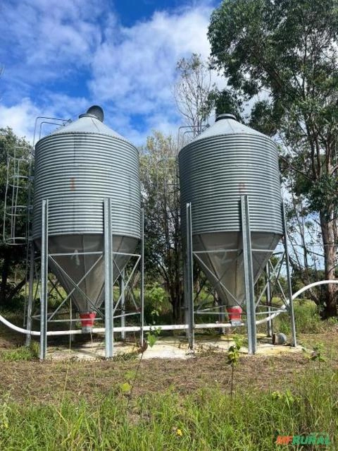 SILOS PARA RAÇÃO Imagem SILOS PARA RAÇÃO