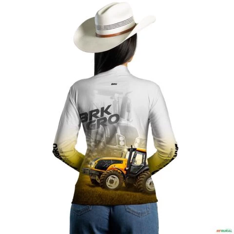 Camisa Agro BRK Trator BM135 Amarelo Clara com UV50+ -  Gênero: Feminino Tamanho: Baby Look P