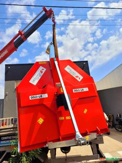 Imagem ROÇADEIRA TRASEIRA Imagem ROÇADEIRA TRASEIRA