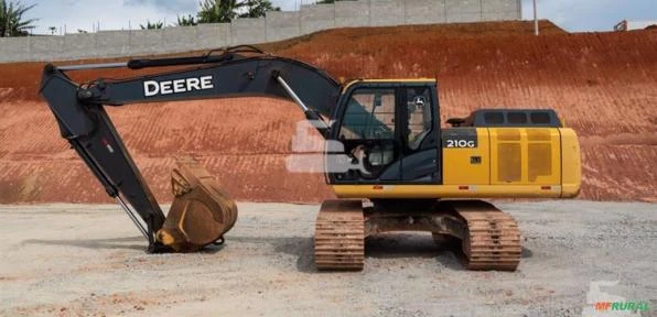 Escavadeira John Deere 210G Ano 2019