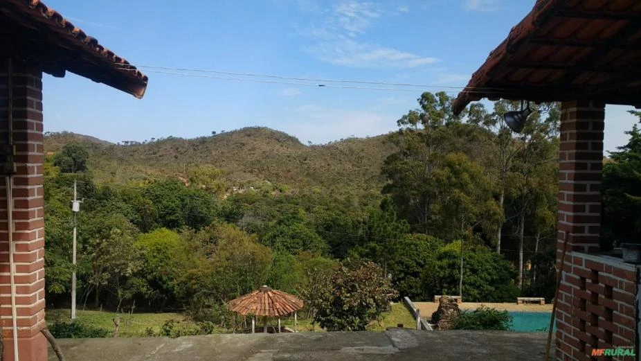 Síto e Terra com benfeitorias. 58.000m2. Único! Muita Água e Reserva Permanente