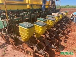 PLANTADEIRA TATU ULTRA 14 LINHAS Imagem PLANTADEIRA TATU ULTRA 14 LINHAS