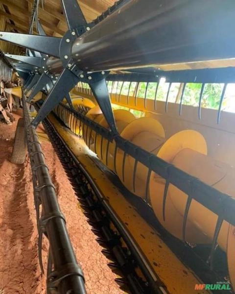 COLHEITADEIRA CR 5.85 Imagem COLHEITADEIRA CR 5.85