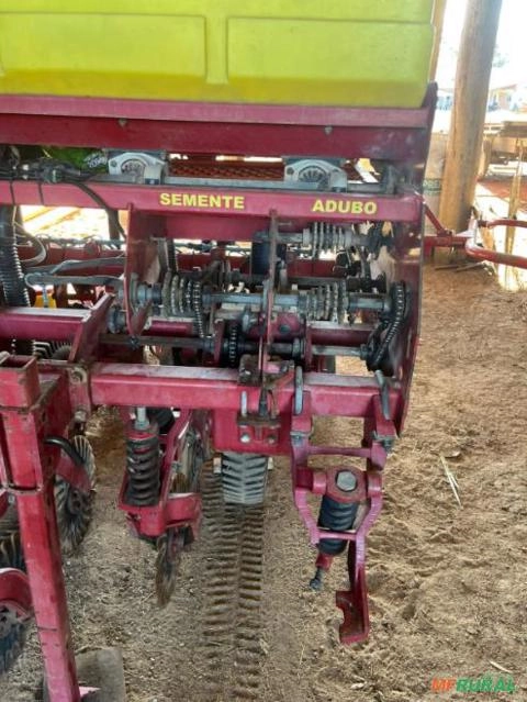 Imagem Plantadeira vence tudo panther 9000 Imagem Plantadeira vence tudo panther 9000