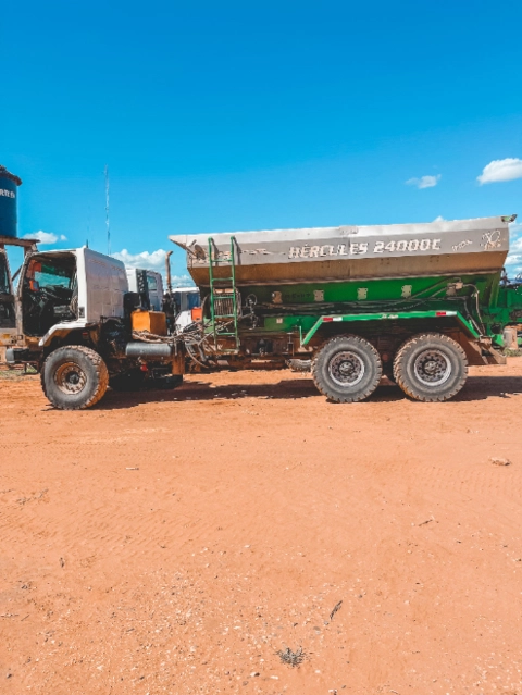 Imagem APLICAÇÃO DE CALCARIO, GESSO E ADUBOS - TAXA FIXA E VARIAVEL Imagem APLICAÇÃO DE CALCARIO, GESSO E ADUBOS - TAXA FIXA E VARIAVEL