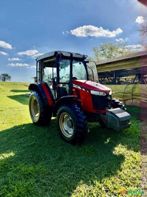 TRATOR MF 4709 Imagem TRATOR MF 4709
