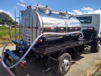 Imagem TANQUE RODOVIÁRIO TRANSPORTE DE LEITE Imagem TANQUE RODOVIÁRIO TRANSPORTE DE LEITE