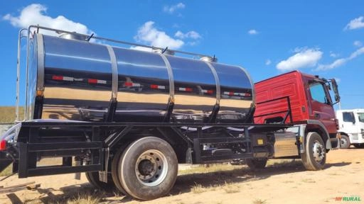 Imagem TANQUE RODOVIÁRIO TRANSPORTE DE LEITE Imagem TANQUE RODOVIÁRIO TRANSPORTE DE LEITE
