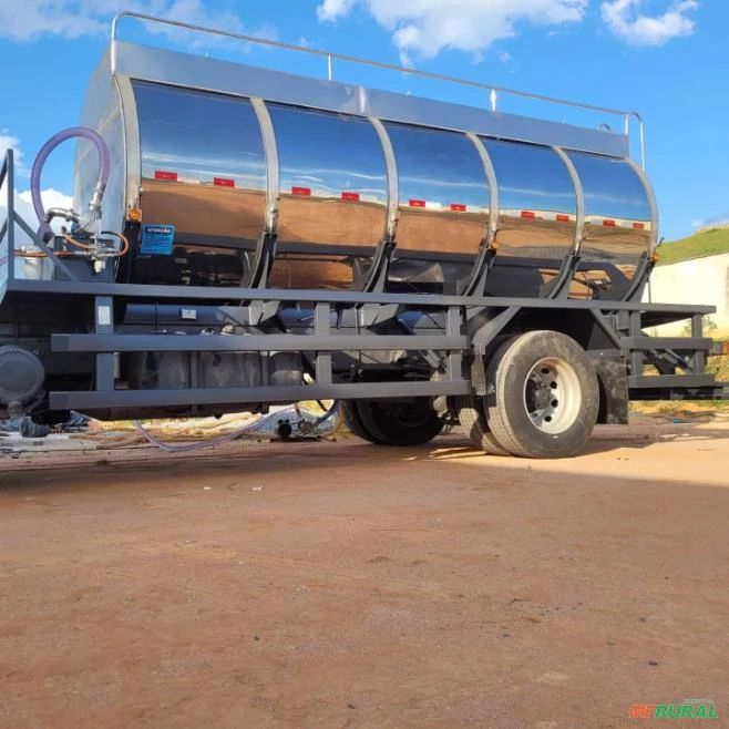TANQUE RODOVIARIO PARA TRANSPORTE DE LEITE 9.000 LITROS Imagem TANQUE RODOVIARIO PARA TRANSPORTE DE LEITE 9.000 LITROS