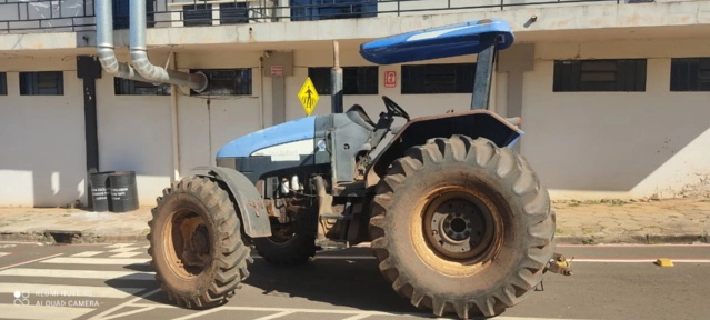 Trator New Holland TS 6020 4x4 ano 10 Imagem Trator New Holland TS 6020 4x4 ano 10