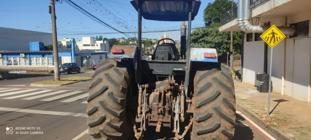 Trator New Holland TS 6020 4x4 ano 10