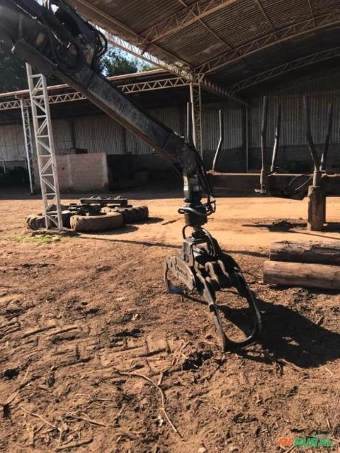 Imagem Trator Valmet 148 com carregador florestal Motocana Imagem Trator Valmet 148 com carregador florestal Motocana