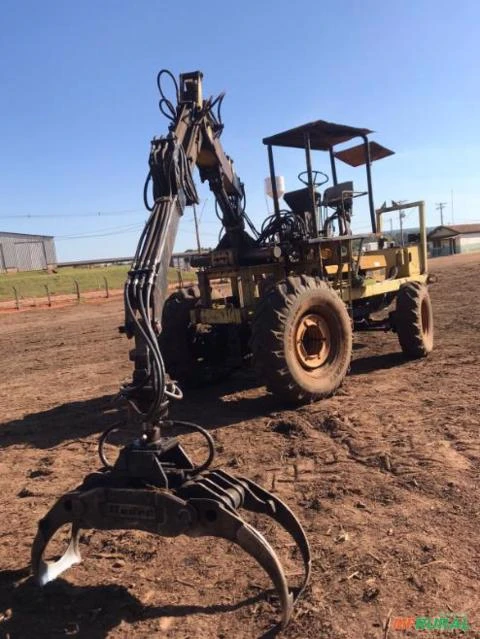 Trator Valmet 148 com carregador florestal Motocana Imagem Trator Valmet 148 com carregador florestal Motocana
