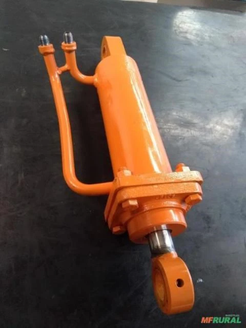 Imagem CILINDROS HIDRÁULICO PARA TRANSBORDO Imagem CILINDROS HIDRÁULICO PARA TRANSBORDO