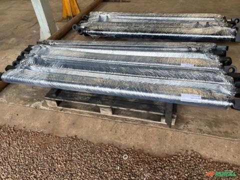 Imagem CILINDROS HIDRÁULICO PARA TRANSBORDO Imagem CILINDROS HIDRÁULICO PARA TRANSBORDO