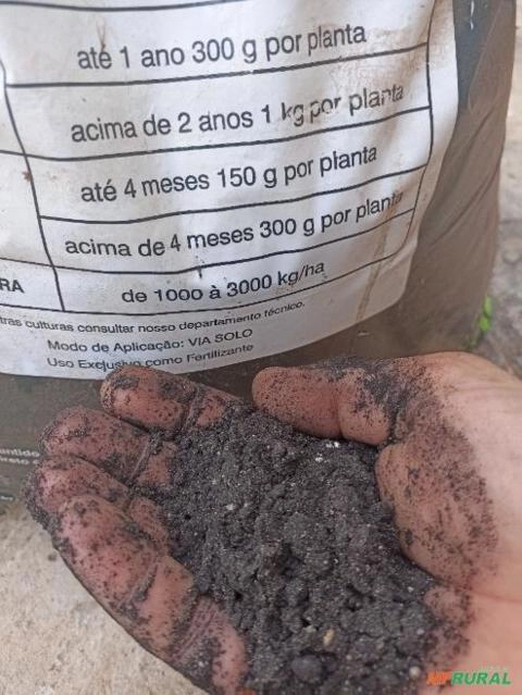 Adubo NPK granulado com turfa Imagem Adubo NPK granulado com turfa
