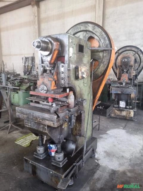 Lote de Maquinas de Serralheria industrial pesada Imagem Lote de Maquinas de Serralheria industrial pesada