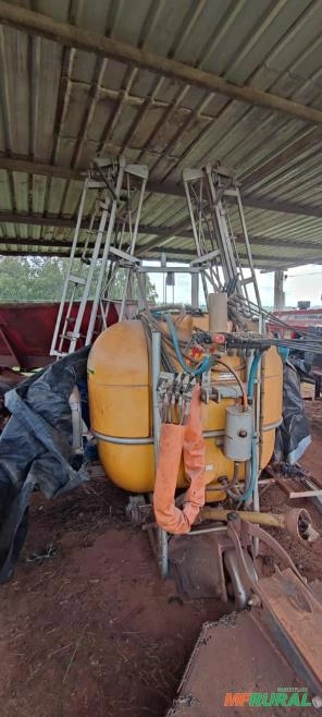 VENDO PULVERIZADOR KO 600 LITROS IH 14 X 12 ANO 2012 Imagem VENDO PULVERIZADOR KO 600 LITROS IH 14 X 12 ANO 2012