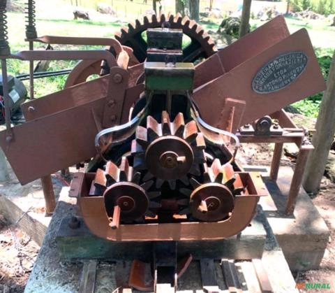 Engenho com Alambique 350 litros Imagem Engenho com Alambique 350 litros