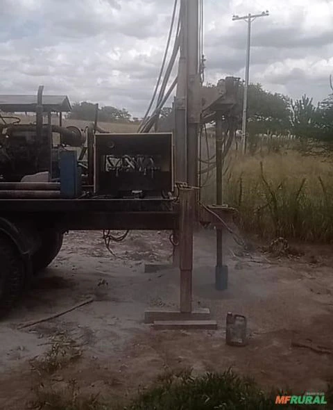 Máquina de furar poço artesiano rotopneumática