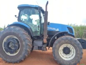 Trator New Holland T7.240 4x4 ano 13