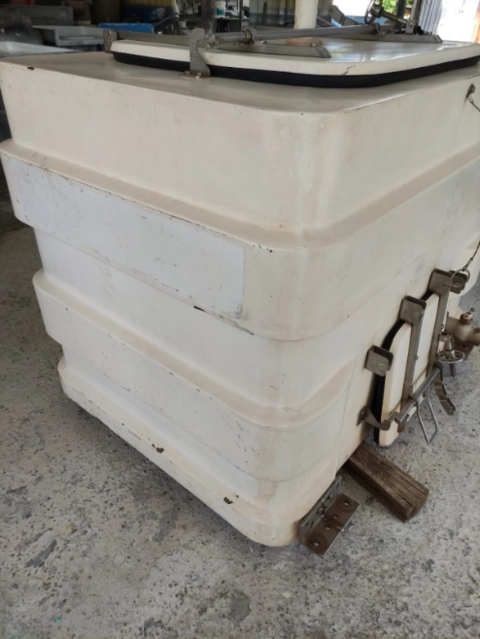 Imagem Caixa para transporte de peixe vivo Imagem Caixa para transporte de peixe vivo