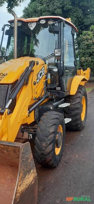 Retroescavadeira JCB