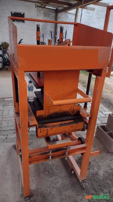 Vendo fabrica de blocos e pavers Imagem Vendo fabrica de blocos e pavers