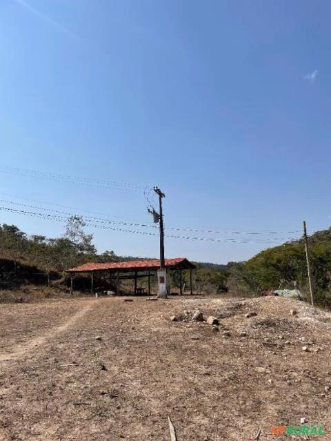 VENDE - SE FAZENDA PARA AGRICULTURA, MINERAÇÃO E TURISMO NO INTERIOR DE MG