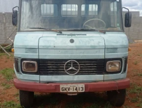 Caminhão Mercedes Benz (MB) 608 ano 75