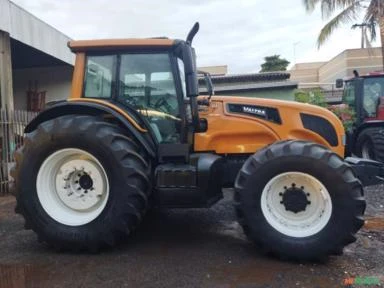 TRATOR VALTRA BH 210 ANO 2015