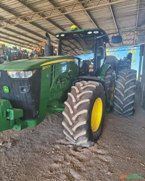 Equipamento com cuidados de dono!! JOHN DEERE 8270R Imagem Equipamento com cuidados de dono!! JOHN DEERE 8270R