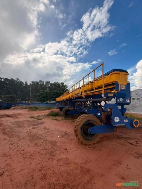 PLANTADEIRA TATU MARCHESAN Imagem PLANTADEIRA TATU MARCHESAN