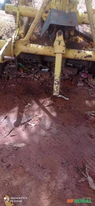 Imagem Coviadeira central para Melancia e Vincon Trips para Melancia e outras culturas Imagem Coviadeira central para Melancia e Vincon Trips para Melancia e outras culturas