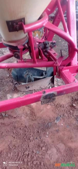 Imagem Coviadeira central para Melancia e Vincon Trips para Melancia e outras culturas Imagem Coviadeira central para Melancia e Vincon Trips para Melancia e outras culturas