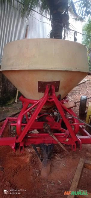 Imagem Coviadeira central para Melancia e Vincon Trips para Melancia e outras culturas Imagem Coviadeira central para Melancia e Vincon Trips para Melancia e outras culturas